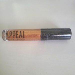 Appeal liquid eyeshadow In Rose gold